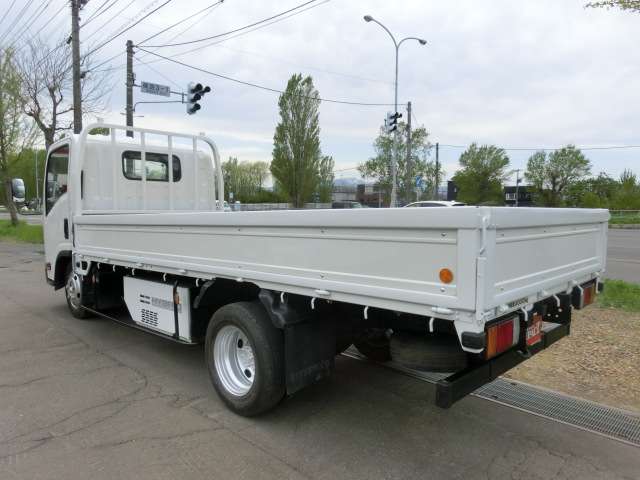 Isuzu Elf 4