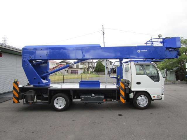 Isuzu Elf 8