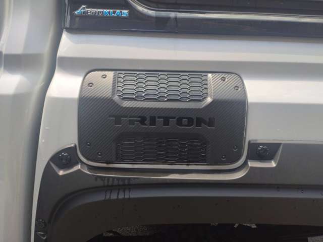 Mitsubishi Triton 10