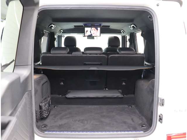 Mercedes-Benz G-Class 8