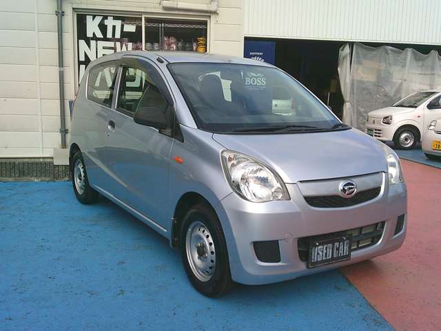 Daihatsu Mira 3