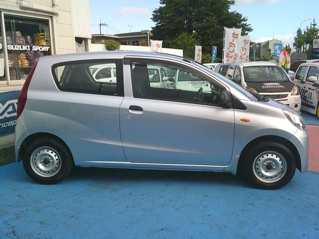 Daihatsu Mira 5