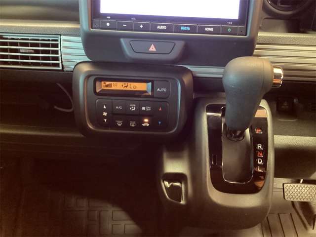 Honda N-VAN 9