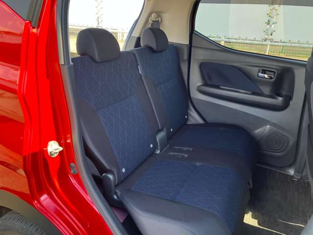Mitsubishi eK X 9