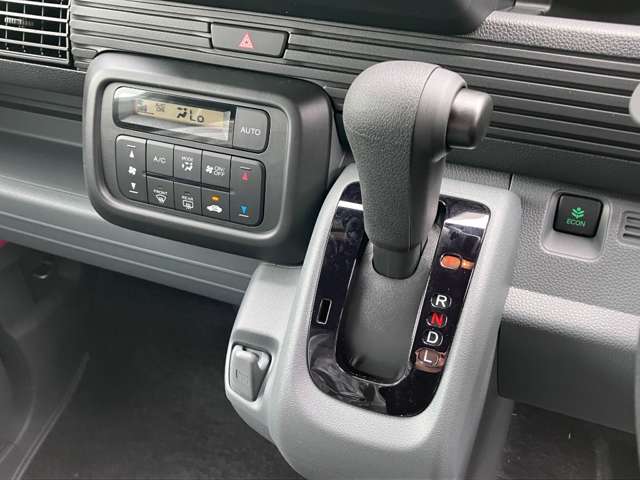 Honda N-VAN 8