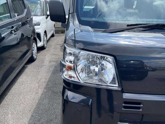 Daihatsu Hijet Cargo 6