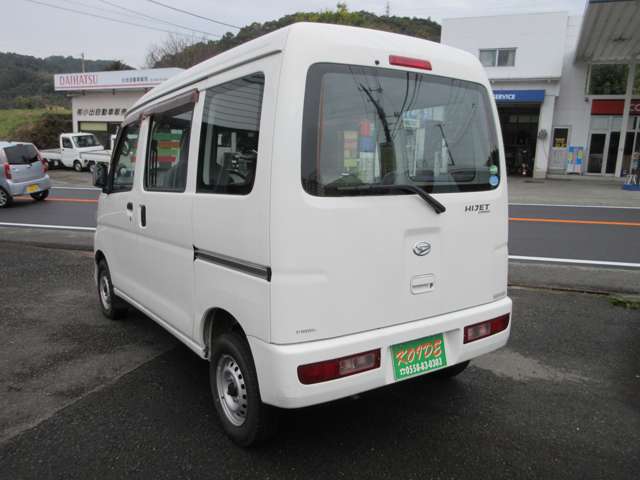 Daihatsu Hijet Cargo 8