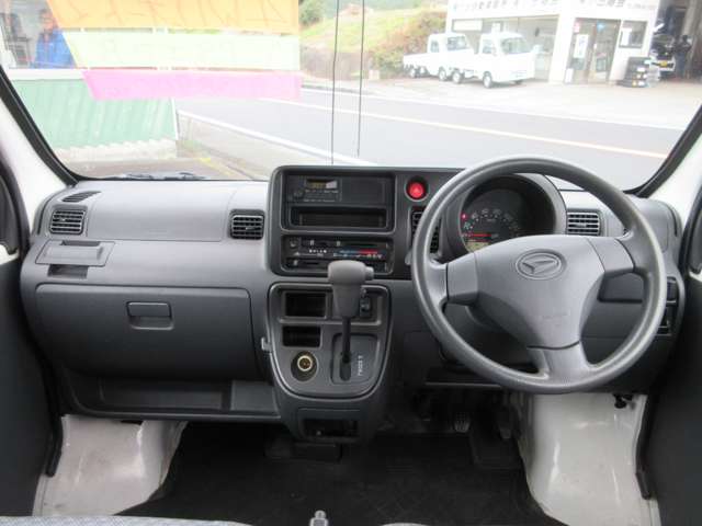 Daihatsu Hijet Cargo 9
