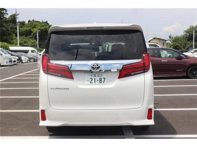 Toyota Alphard 11