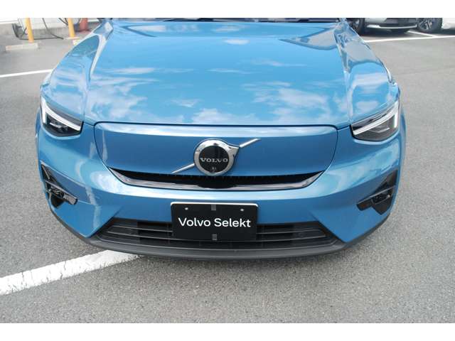 Volvo C40 4