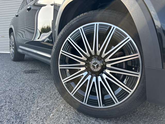 Mercedes-Benz GLB 12