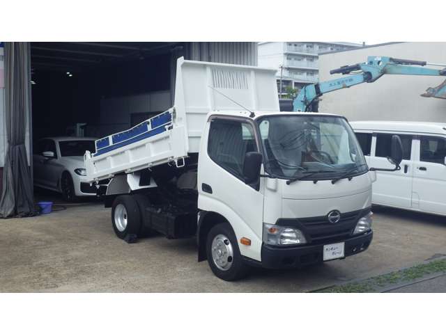 Hino Dutro 2