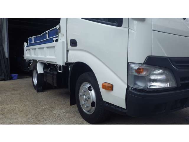 Hino Dutro 6