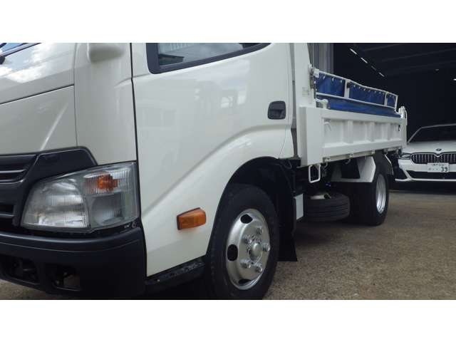 Hino Dutro 7