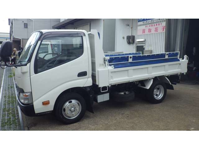 Hino Dutro 9