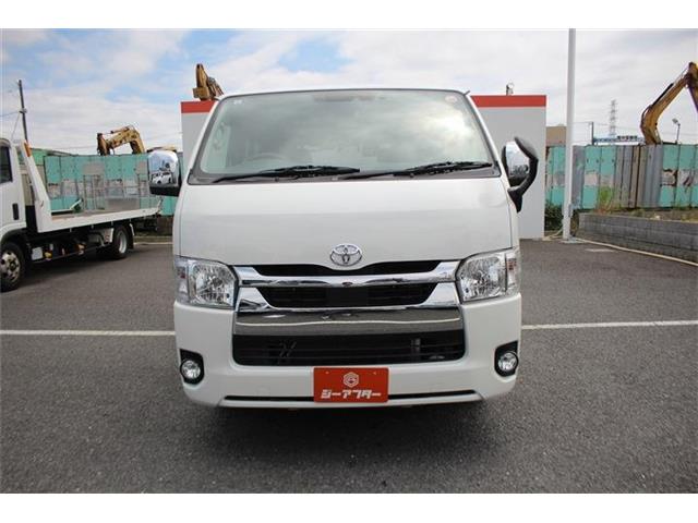 Toyota Hiace Van 12