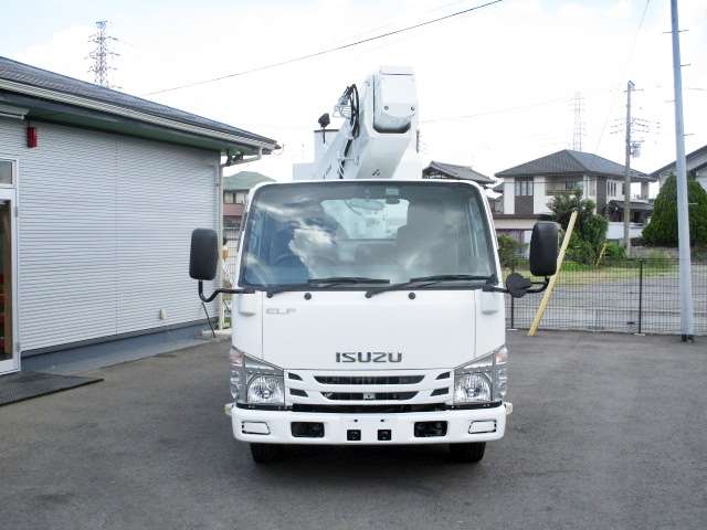 Isuzu Elf 4