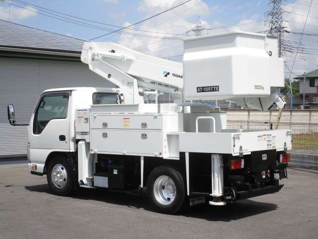 Isuzu Elf 8