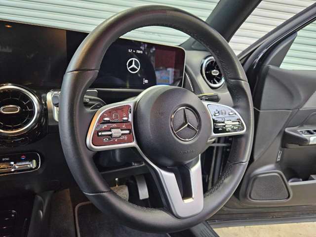 Mercedes-Benz GLB 8