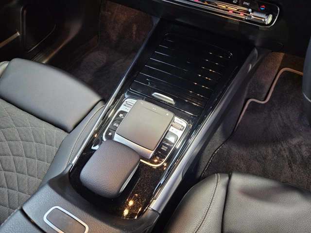 Mercedes-Benz GLB 9