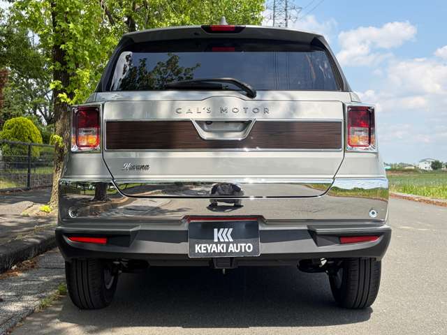 Daihatsu Rocky 7