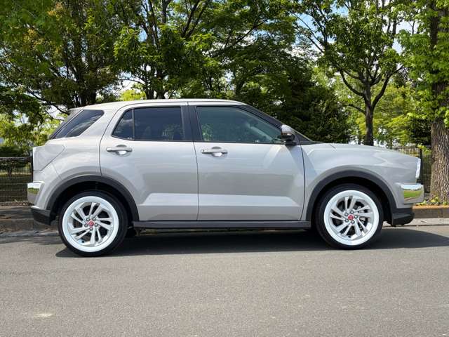 Daihatsu Rocky 9