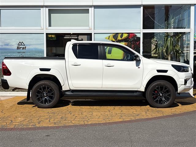 Toyota Hilux 6