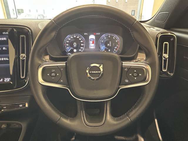 Volvo XC40 3