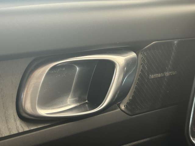 Volvo XC40 8