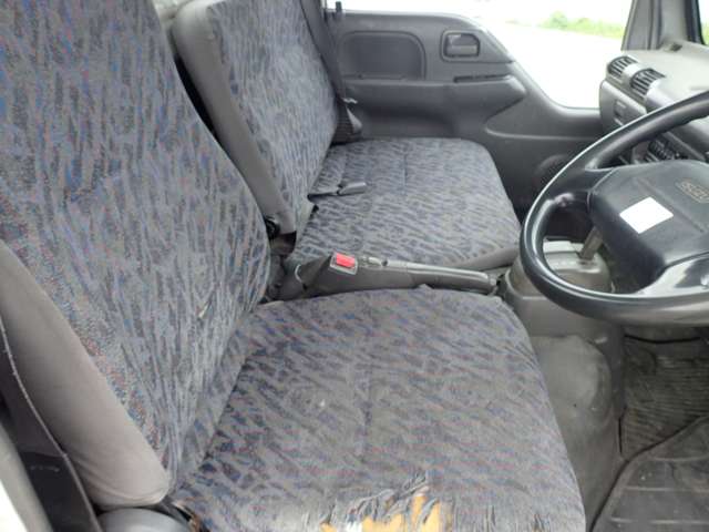 Isuzu Elf 8