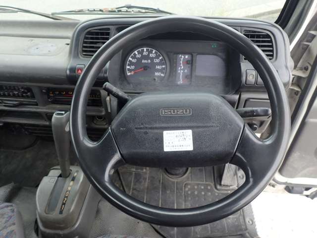Isuzu Elf 10