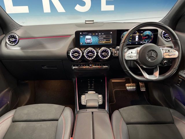 Mercedes-Benz GLA-Class 2