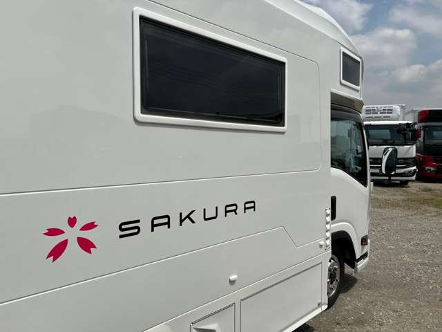 Isuzu Elf 12