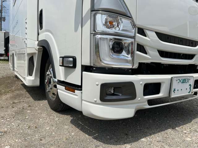 Isuzu Elf 9