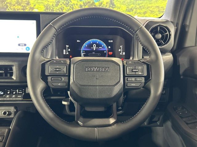 Toyota Land Cruiser FJ 11