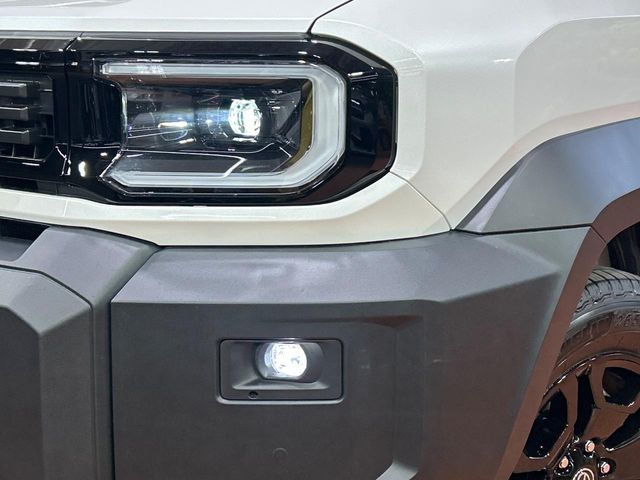 Toyota Land Cruiser FJ 12