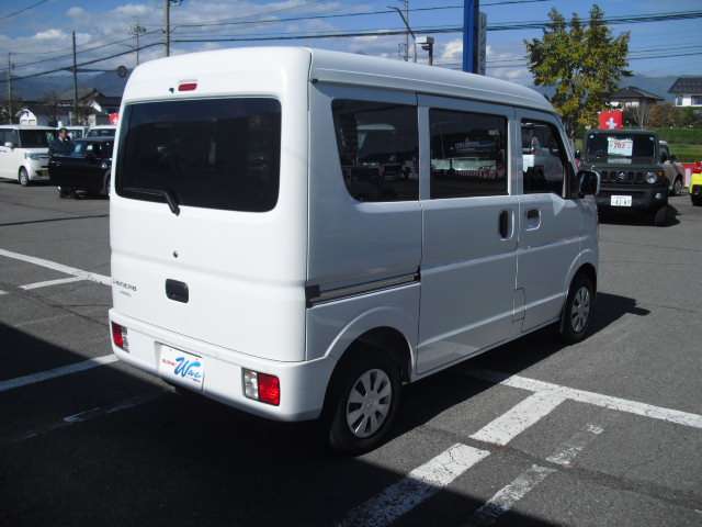 Mitsubishi Minicab Van 6