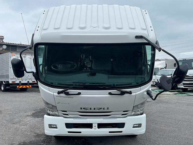 Isuzu Forward 4