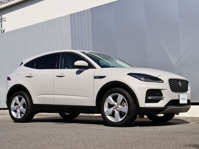 Jaguar E-Pace 12