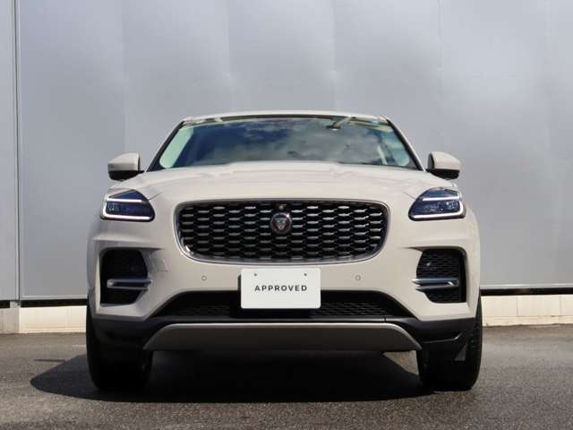 Jaguar E-Pace 5