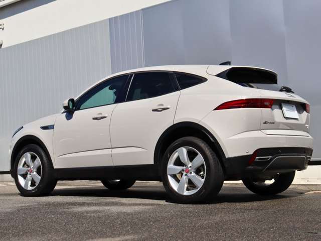 Jaguar E-Pace 8
