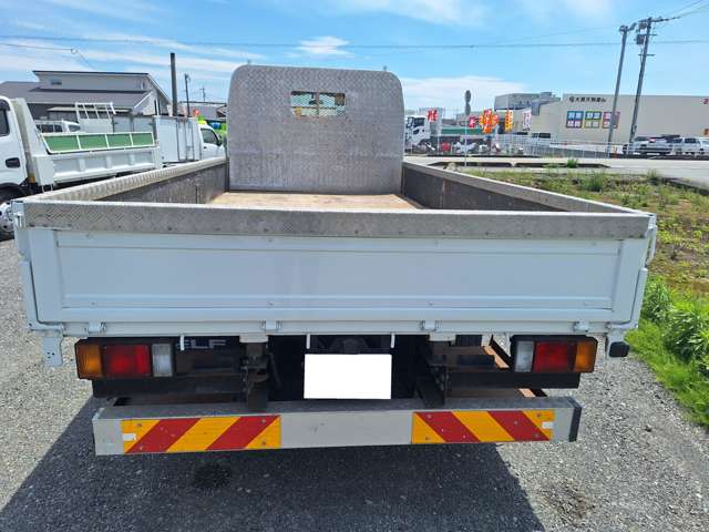 Isuzu Elf 4