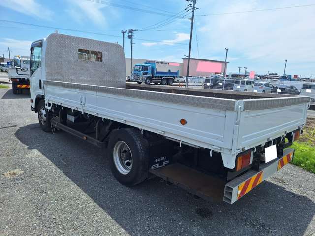 Isuzu Elf 6
