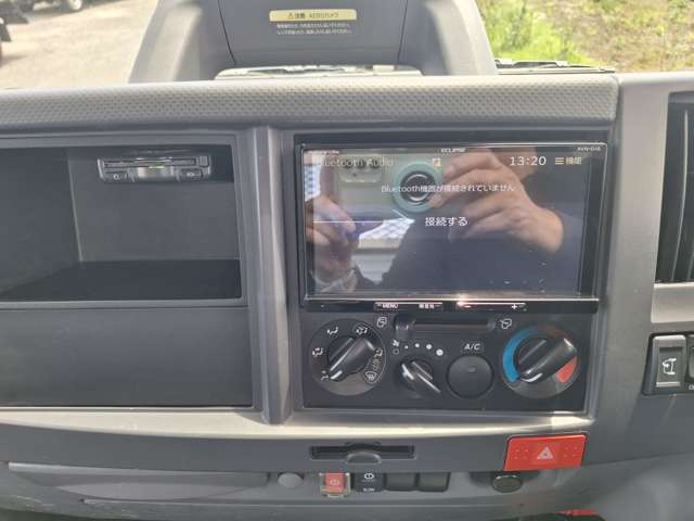 Isuzu Elf 9