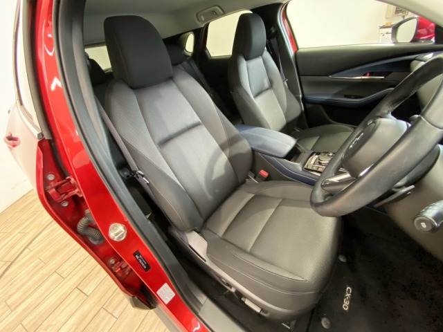 Mazda CX-30 11