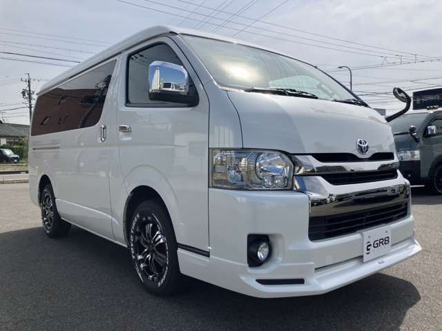 Toyota Hiace Van 9