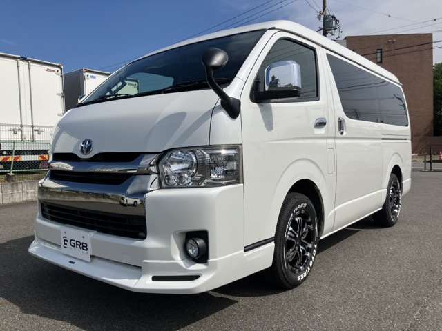 Toyota Hiace Van 10