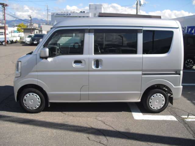 Nissan NV100 Clipper 5