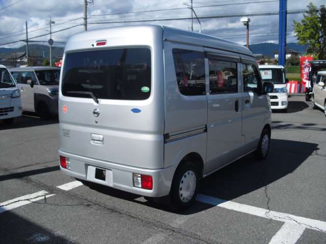 Nissan NV100 Clipper 6