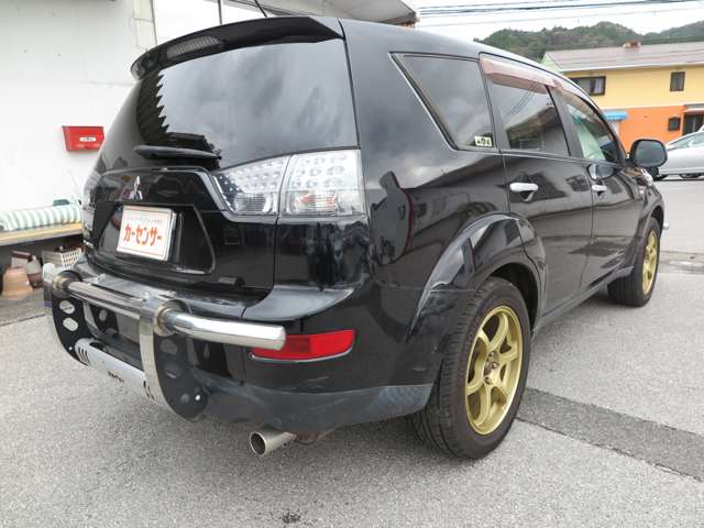 Mitsubishi Outlander 6